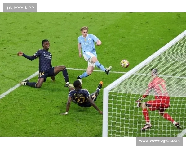 德布劳内直塞球威胁,比利时中场传球精度将考验皇马防线站位纪律 德布劳内直塞球威胁,比利时中场传球精度将考验皇马防线站位纪律